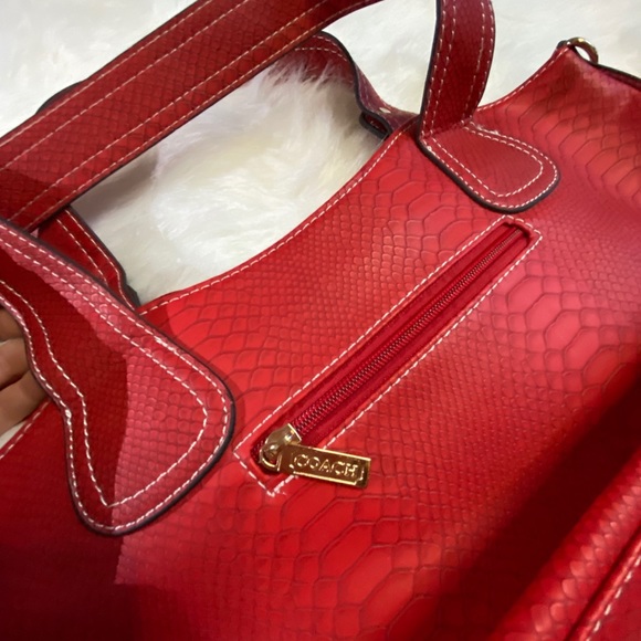 Authentic coach purse - Picture 4 of 6